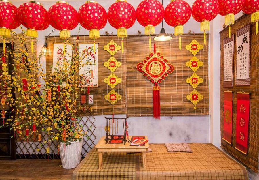 Mẫu trang trí Tết cửa hàng mành tre, mẹt tre - Mẫu 2 Mẫu trang trí Tết cửa hàng mành tre, mẹt tre - Mẫu 2