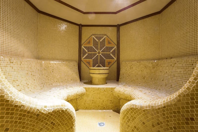 Phòng xông hơi spa cao cấp với gỗ tuyết tùng, đá cẩm thạch. Phòng xông hơi spa cao cấp với gỗ tuyết tùng, đá cẩm thạch.