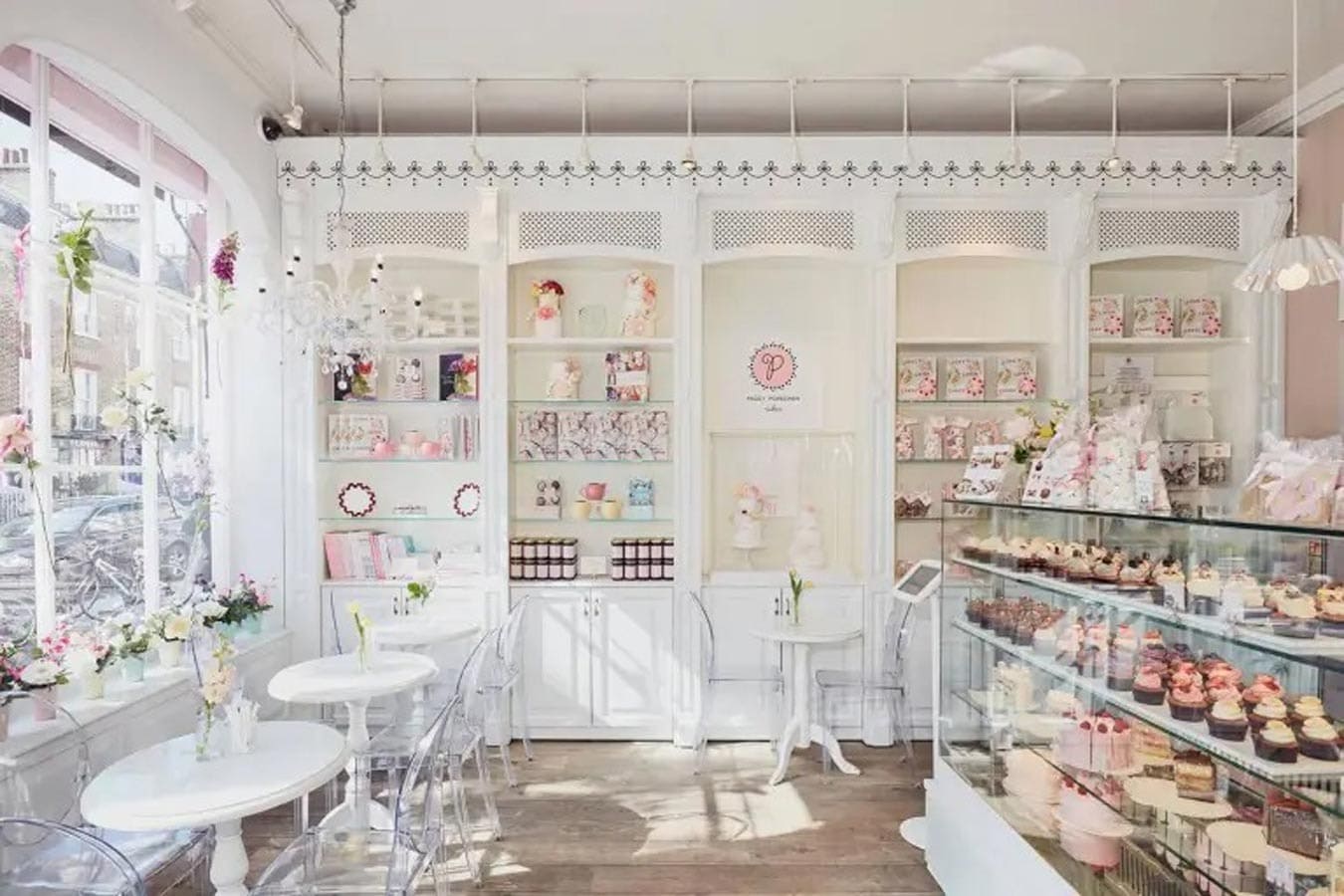 Mẫu thiết kế cửa hàng bánh ngọt tone pastel nhẹ nhàng, tinh tế 1