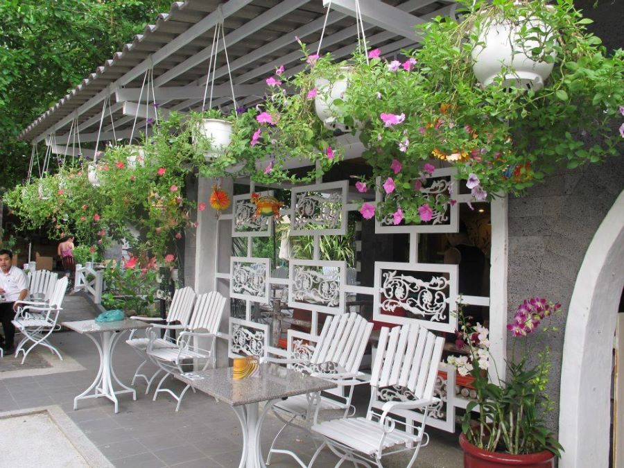 Thiết kế cửa hàng cây cảnh kết hợp quán cà phê sân vườn - Mẫu 16 Thiết kế cửa hàng cây cảnh kết hợp quán cà phê sân vườn - Mẫu 16