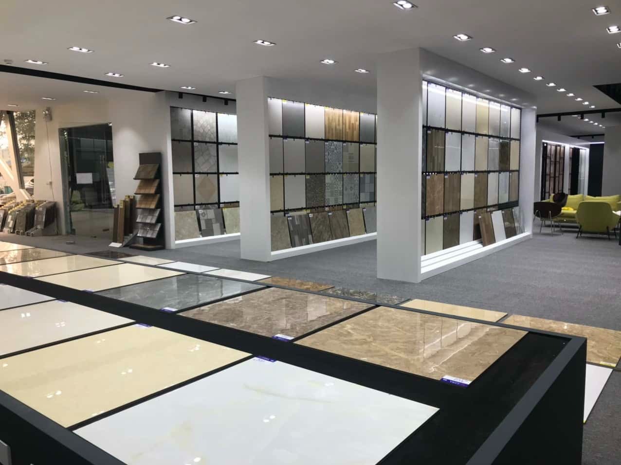 Mẫu 12: Mẫu thiết kế cửa hàng gạch ốp lát đẹp, xu hướng năm nay Mẫu 12: Mẫu thiết kế cửa hàng gạch ốp lát đẹp, xu hướng năm nay