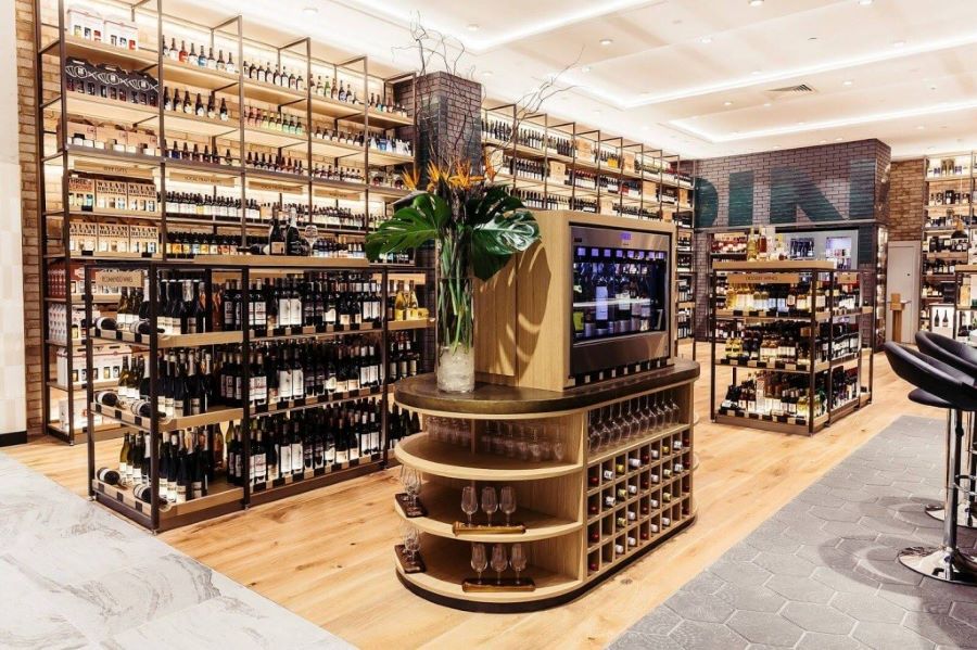 Mẫu thiết kế cửa hàng rượu nhỏ gọn dưới 50m², tinh tế và phù hợp cho khu vực đông dân cư