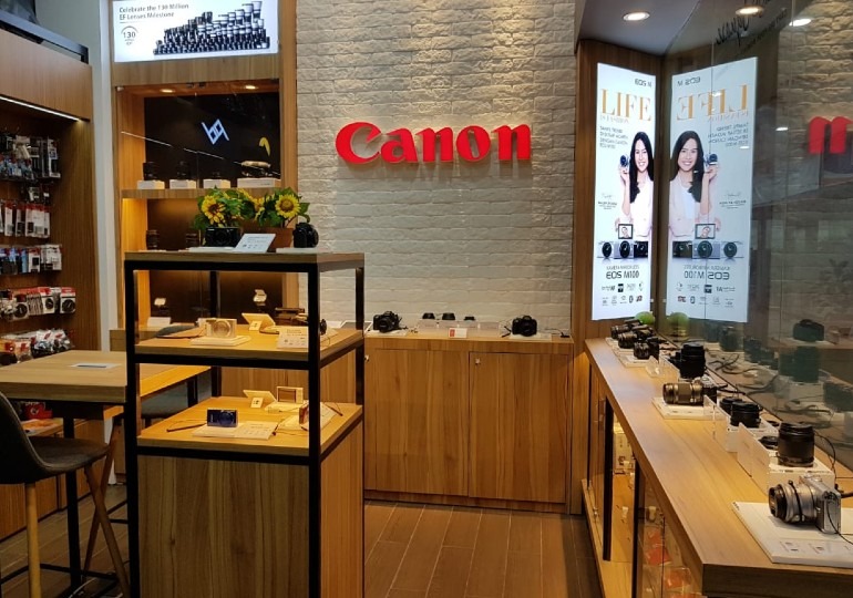 Một số mẫu thiết kế cửa hàng camera đơn giản 2