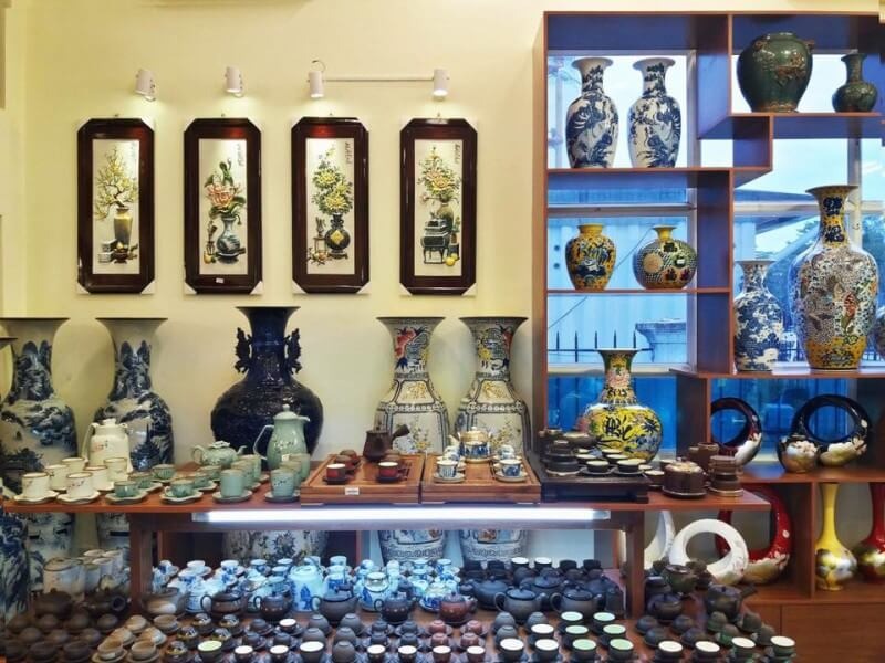 Một số mẫu thiết kế cửa hàng gốm sứ phong cách truyền thống đậm chất Việt