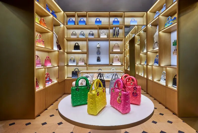 Mẫu thiết kế shop túi xách nữ thanh lịch - Mẫu 2 Mẫu thiết kế shop túi xách nữ thanh lịch - Mẫu 2