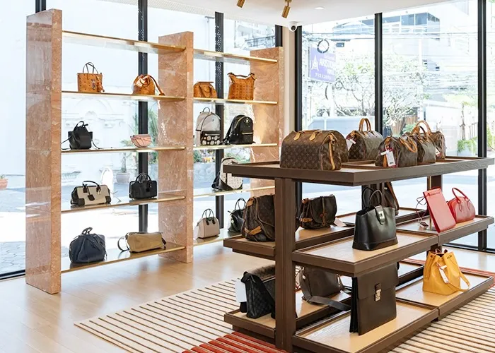 Mẫu thiết kế shop túi xách trẻ trung và năng động với màu sắc tươi sáng - Mẫu 1 Mẫu thiết kế shop túi xách trẻ trung và năng động với màu sắc tươi sáng - Mẫu 1