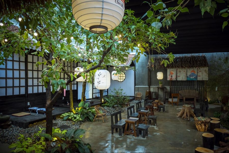 Thiết kế quán trà sữa sân vườn theo phong cách rustic