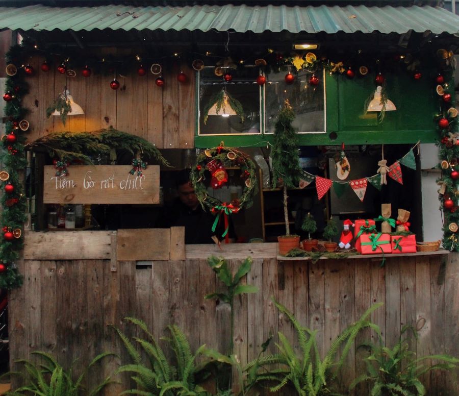 Trang trí quầy pha chế quán cafe với sắc màu Noel Trang trí quầy pha chế quán cafe với sắc màu Noel