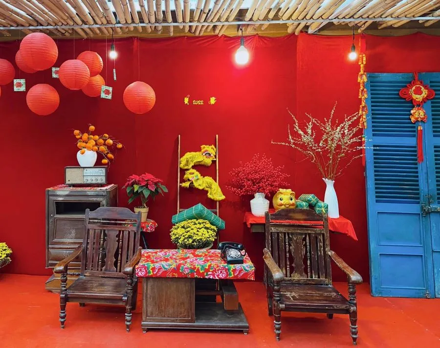 Mẫu thiết kế quán cafe dịp Tết với tiểu cảnh mini