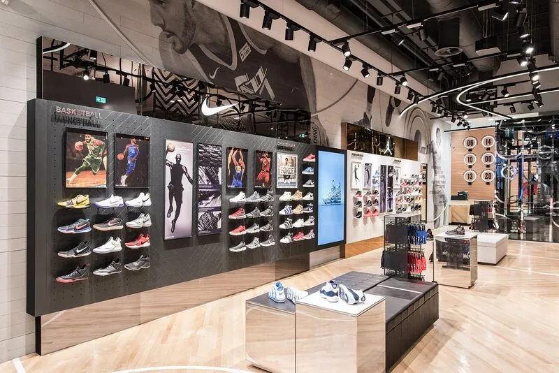 Mẫu thiết kế shop giày thể thao phong cách trẻ trung và năng động