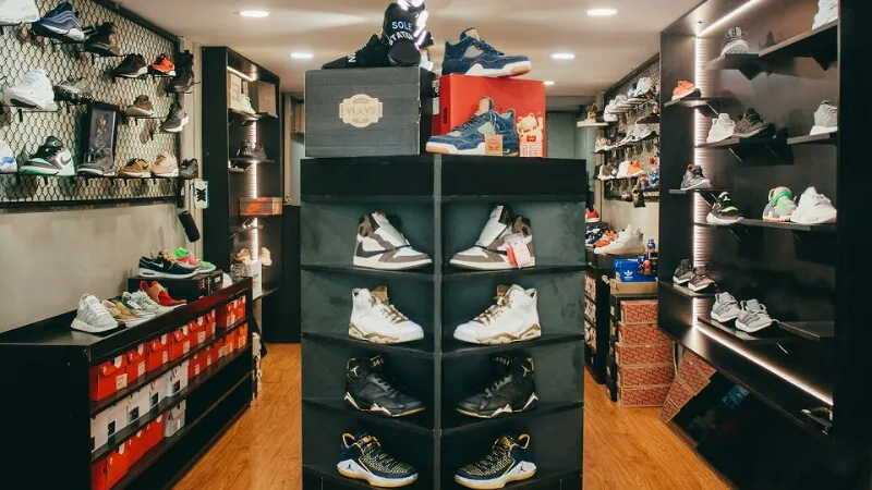 Mẫu thiết kế shop giày thể thao diện tích 50 - 80m2