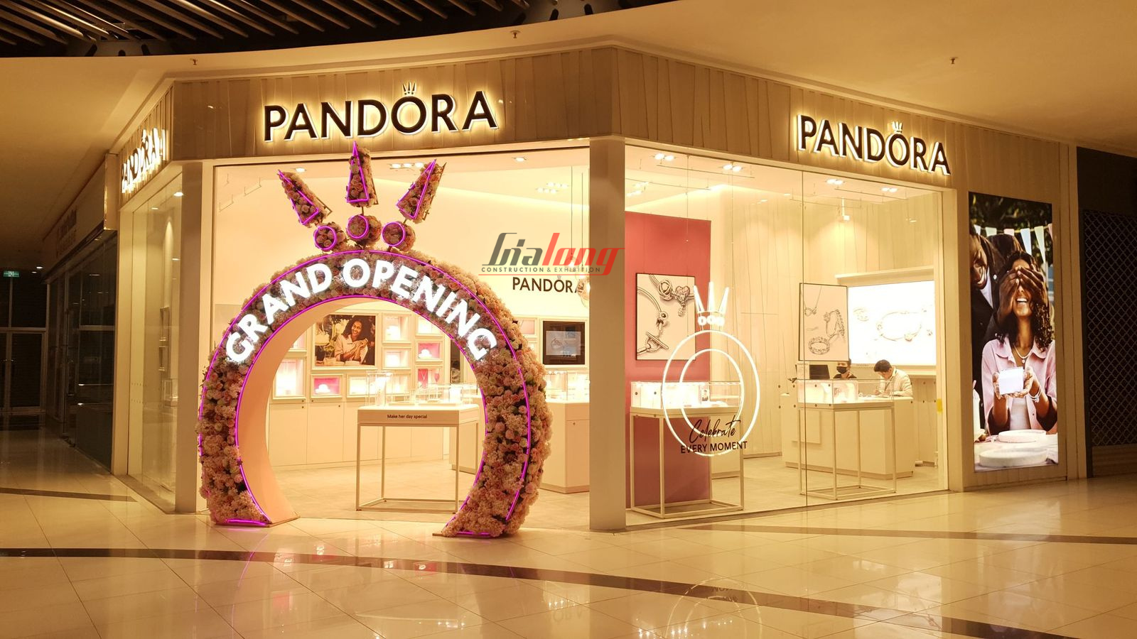 Pandora - Showroom được thi công hoàn thiện bởi Gia Long