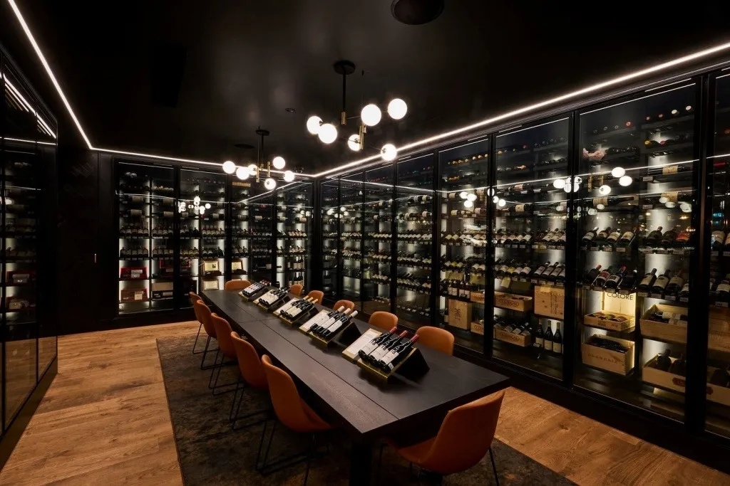 Mẫu thiết kế showroom rượu
