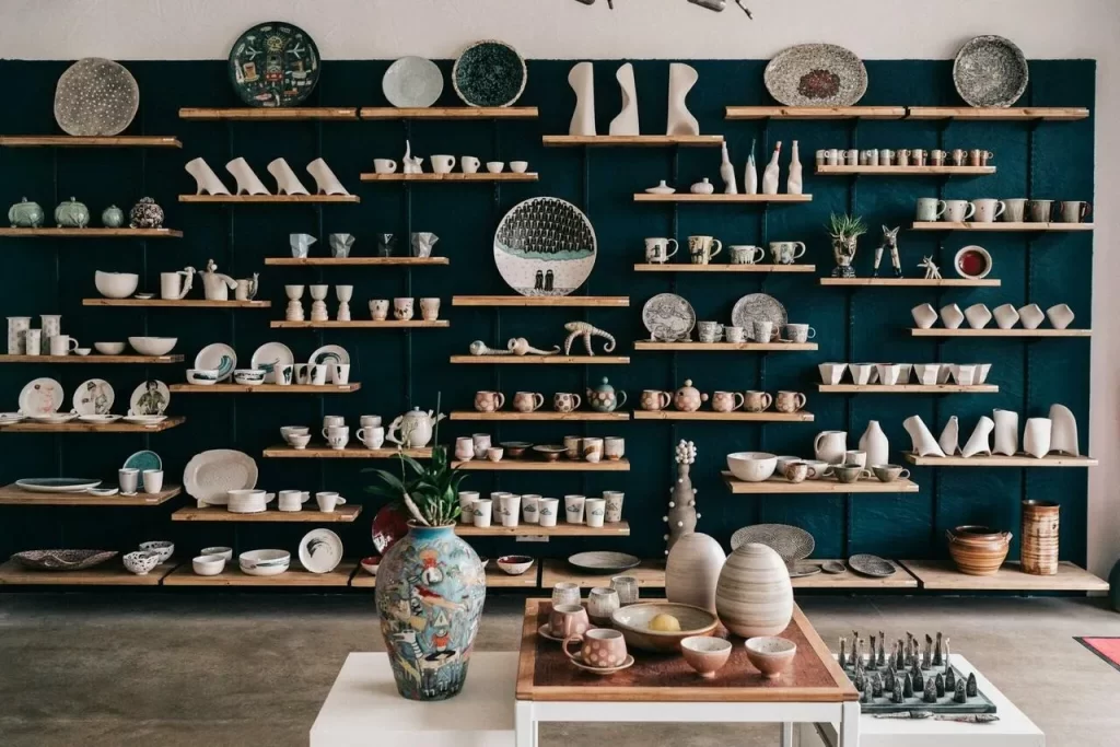 Thiết kế cửa hàng gốm sứ