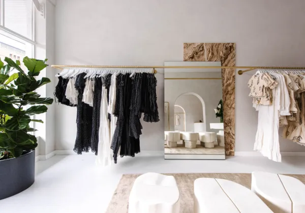 Thiết kế shop quần áo nhỏ 10m2